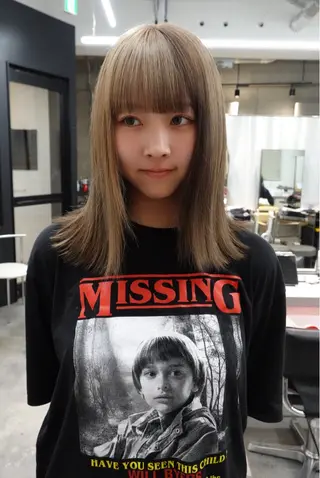 ミディアム ✨ブリーチ/顔周り レイヤー¦YUKA✨のヘアスタイル