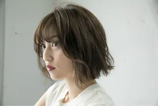 ショート カラー 太田ありさ クリーミーヘアカラーのヘアスタイル