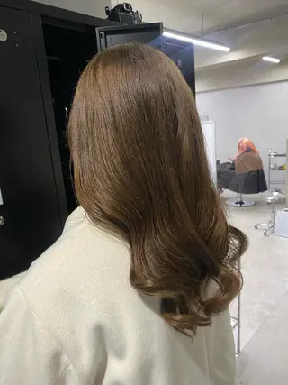 ロング カラー 田代 佳穂のヘアスタイル