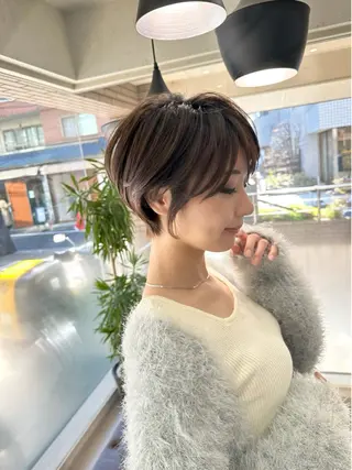 ショート グレージュ/レイヤー ふうか　渋谷のヘアスタイル