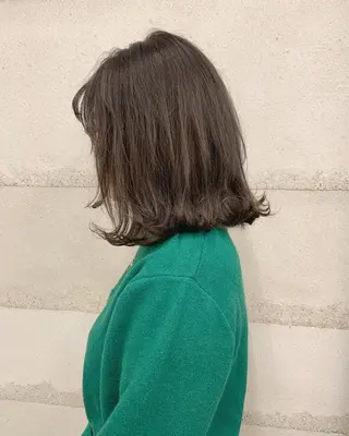 ショート カラー 透明感/オリーブ/ グレージュ/YUKAのヘアスタイル