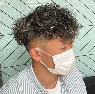 カラー パーマ メンズ Le'a所属・渋谷/フェード/ 國分 翔のヘアスタイル