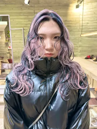 ロング カラー kai .のヘアスタイル