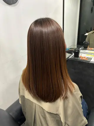 セミロング comeghead 琴音のヘアスタイル