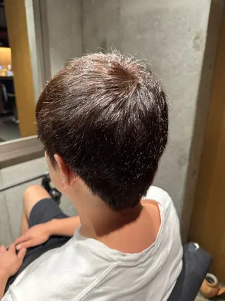 ショート カラー メンズ 染谷 奈保のヘアスタイル