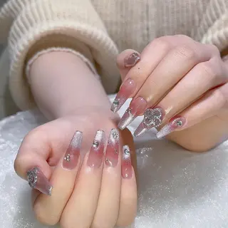 ネイル Queens テイのネイルデザイン