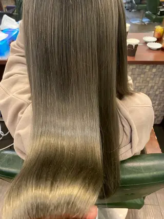 セミロング カラー 代官山/恵比寿所属・髪質改善/縮毛矯正 専門　代官山/恵比寿のヘアスタイル