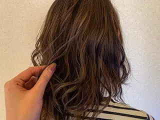 セミロング カラー 大人女性ぼかし メンズ強化🦙平作のヘアスタイル