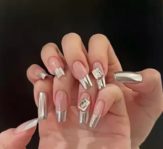 ネイル 高木 維麗絲のネイルデザイン