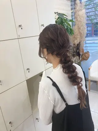 セミロング 前髪/顔周り/透明感 艶カラーとどさんのヘアスタイル