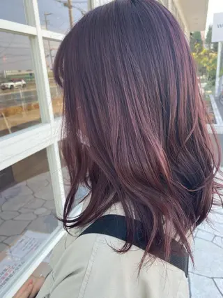 セミロング 岡本 真実のヘアスタイル