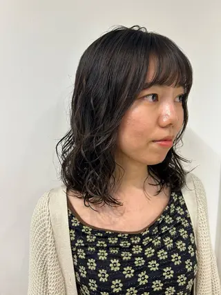 ミディアム パーマ ⚪️ニュアンスカラー ⚪️ハイトーン　マユのヘアスタイル