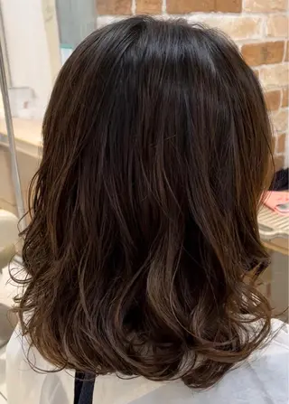 ミディアム 副店長 星野 梨南葉のヘアスタイル