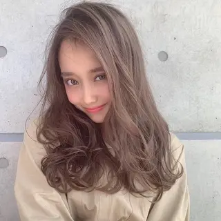 ロング カラー 🩵ハイトーン 美咲🩵のヘアスタイル