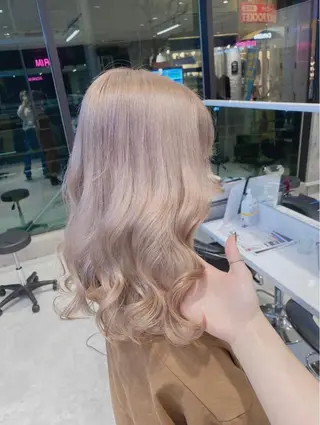 セミロング カラー パーマ ヘアアレンジ メンズ キッズ ネイル マツエク・マツパ アイブロウ ハイトーン/ピンク 💗モモ໒꒱のヘアスタイル