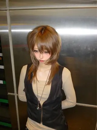 ミディアム カラー レイヤー/グランジ shunのヘアスタイル