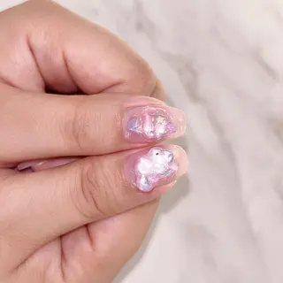 ネイル HENECY🍓 momokaのネイルデザイン