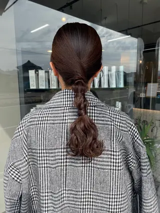セミロング ヘアアレンジ alu所属・マキノ キョウカのヘアスタイル