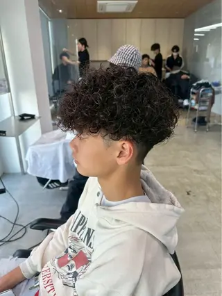 パーマ メンズ 夏果⭐︎fifth 天神 海外風パーマのヘアスタイル