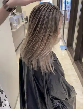 セミロング LAKING　SHIGA所属・田中 亜弥のヘアスタイル