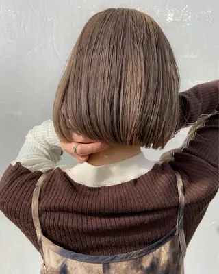 ミディアム カラー 岡本康平/ボブ /ブリーチ/レイヤーのヘアスタイル