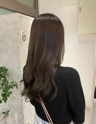 ロング Nana/透けカラー ×似合わせカットのヘアスタイル