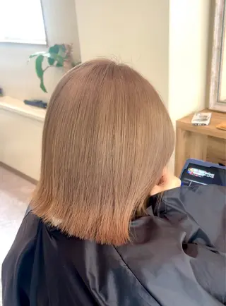 ミディアム ブリーチ/ストレート ダブルカラーtetoのヘアスタイル