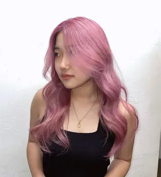 ロング カラー RINA ブリーチ / 海外レイヤーのヘアスタイル