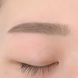 アイブロウ BellFlower Aki（眉・まつげ）のマツエク・マツパデザイン