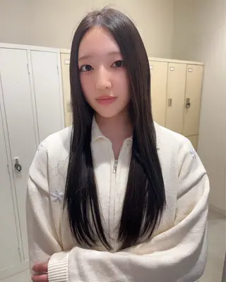 ロング カラー 透明感カラー🫧🌈 似合わせカット✂︎のヘアスタイル