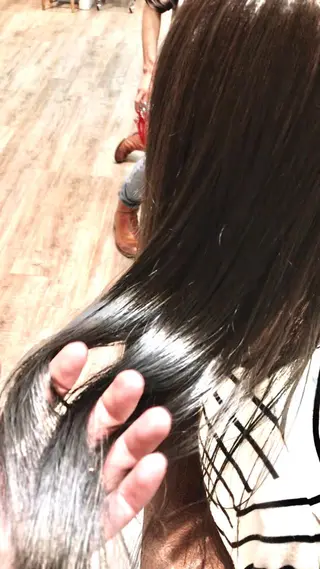 カラー ブリーチ/髪質改善/ レイヤー/YUTO‎のヘアスタイル