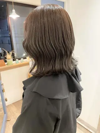 ミディアム カラー 🩰オリーブ/ ベージュ松本咲花🩰のヘアスタイル