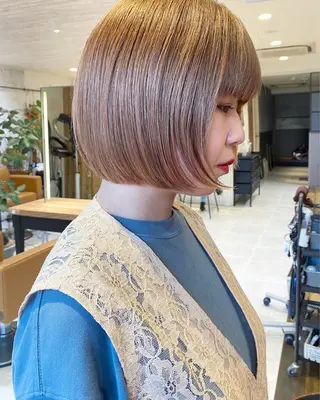 ショート azu ブリーチダブルカラーのヘアスタイル