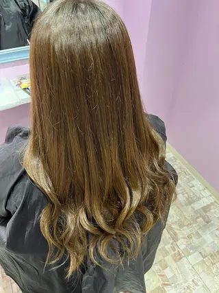 ロング 山下 茜のヘアスタイル