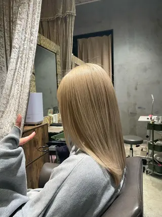 カラー 高見澤 優のヘアスタイル