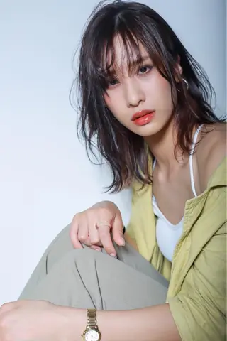 セミロング カラー 伊藤 裕貴のヘアスタイル