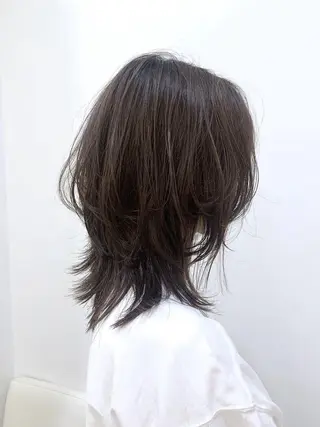 ミディアム 石川 幸呼のヘアスタイル