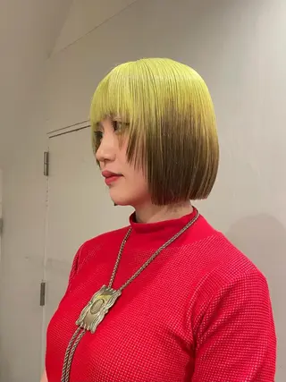 ショート カラー hen所属・心斎橋/レイヤー/ ブリーチ/モエのヘアスタイル