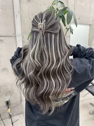 カラー 和木坂 日美のヘアスタイル