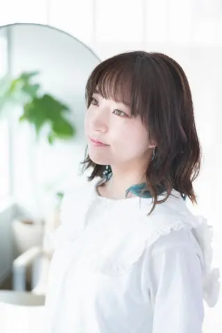 ミディアム カラー 齊藤 舞風のヘアスタイル