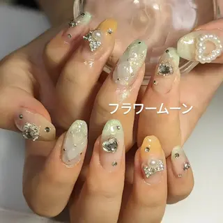 ネイル フラワー ムーンのネイルデザイン