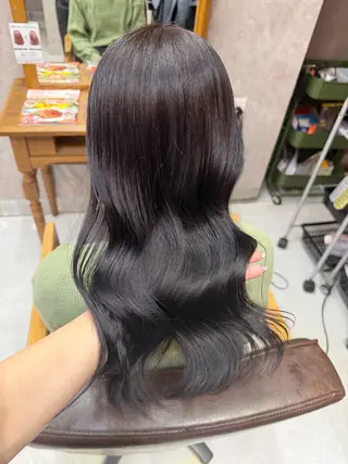 セミロング Colore（コローレ）所属・顔タイプ/ダブルカラ ー/りりかのヘアスタイル