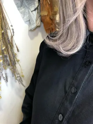 ミディアム カラー 松佐 ゆかりのヘアスタイル