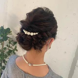 ミディアム ヘアアレンジ カジュアルを女っぽく 𝗮𝘆𝗮𝗰𝗼のヘアスタイル