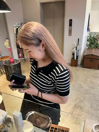 セミロング カラー 🩷ハイトーン透明感 レイヤー🩷ユリカのヘアスタイル