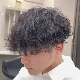 ショート パーマ ヘアアレンジ メンズ 艶カラー の達人のヘアスタイル