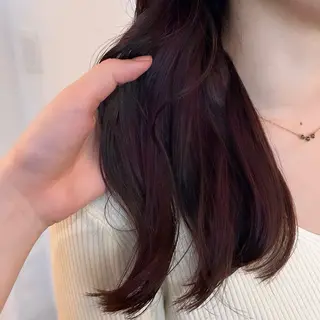 セミロング 𝐲𝐮𝐮 / 透明感カラー🌱のヘアスタイル