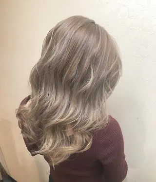 ロング カラー 工藤 綾華のヘアスタイル