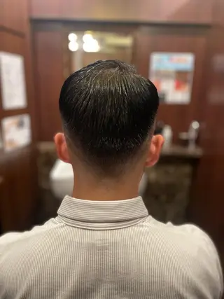 ショート メンズ 海老原 コウのヘアスタイル