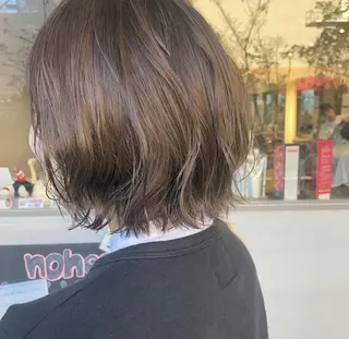 ショート カラー 小森 樹奈のヘアスタイル